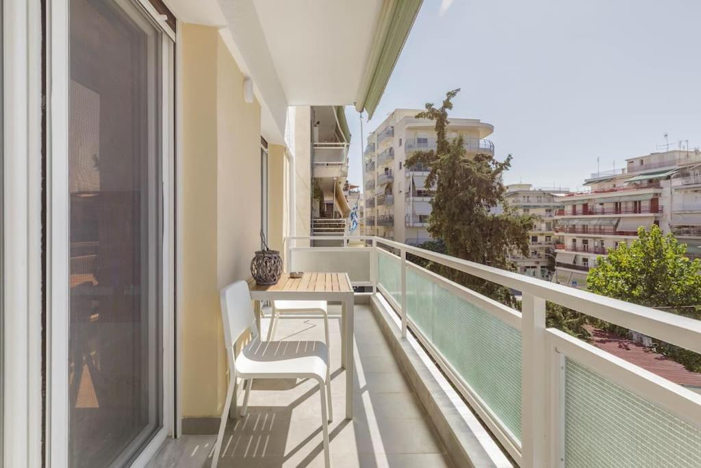 Apartment Thess1home Delfon *